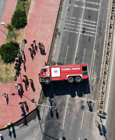 buyukcekmecede-yangina-giden-itfaiye-araci-devrildi-2-yarali-W9cKfTgi.jpg
