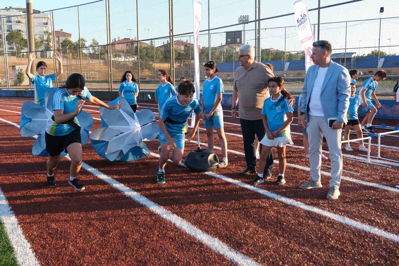 Büyükçekmece’de Yaz Spor Okulları başladı 6 buyukcekmecede yaz spor okullari basladi 2 XnkkRIaa