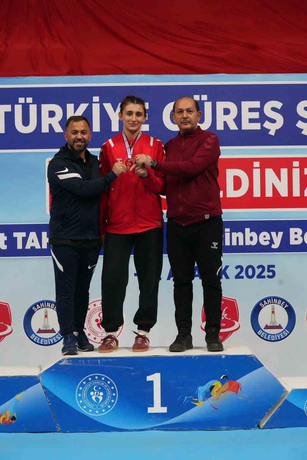 Büyükler Grekoromen Güreş ve Kadınlar Türkiye Şampiyonası sona erdi 31 buyukler grekoromen gures ve kadinlar turkiye sampiyonasi sona erdi 27 iJ5atrQY