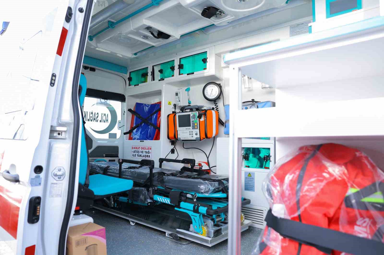 buyuksehir belediyesinden samsuna 100 ambulans 1 UO1yKenS