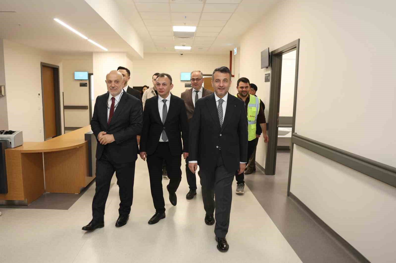 buyuksehir belediyesinden samsuna 100 ambulans 6 PFC9KCDS