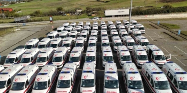 buyuksehir-belediyesinden-samsuna-100-ambulans-ZYfmBFqR.jpg
