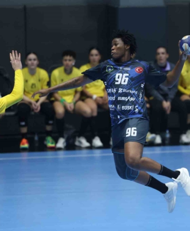 buyuksehir-belediyespor-ehf-avrupa-kupasinda-tur-kapisini-araladi-81YzFRvD.jpg