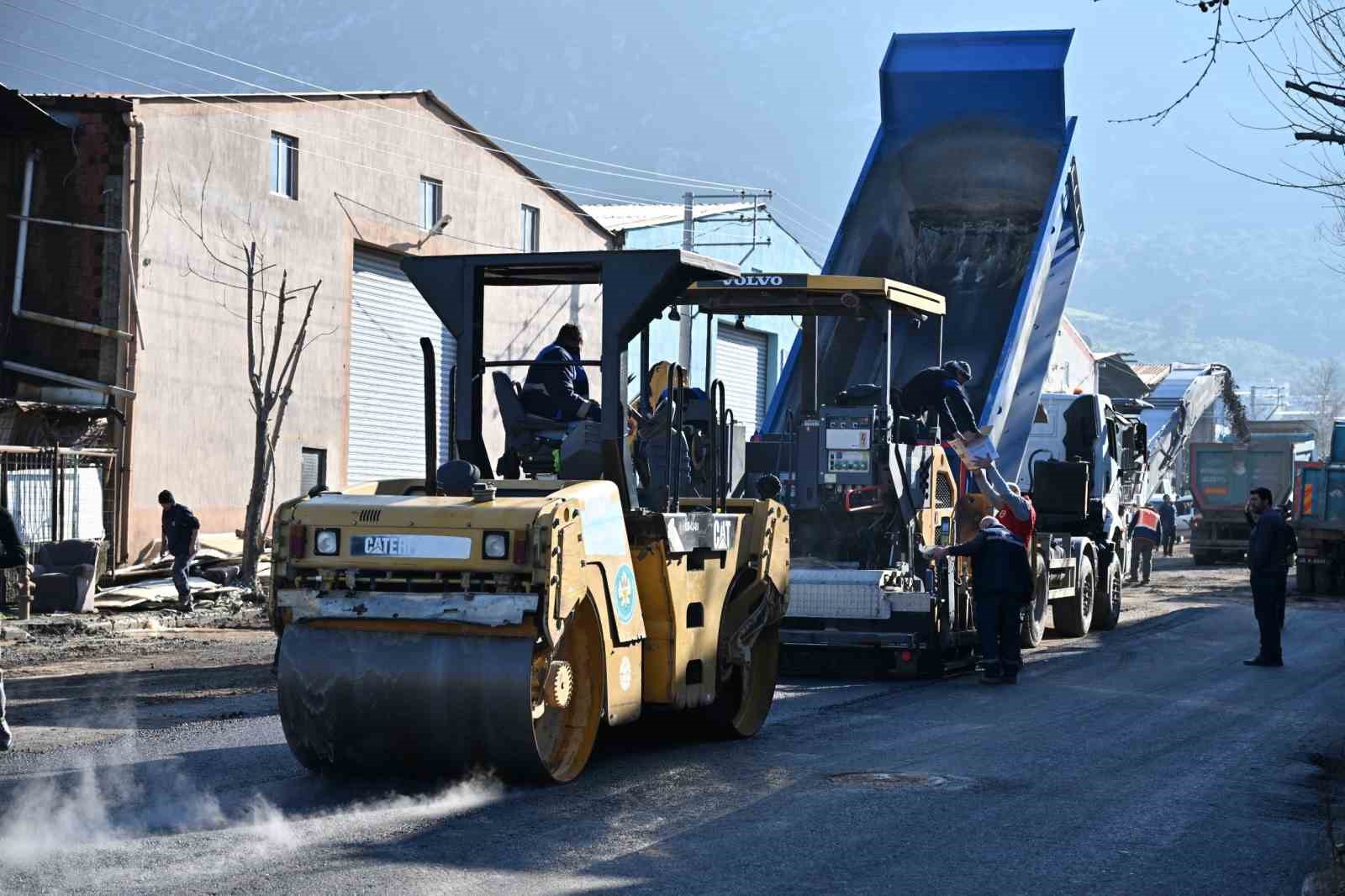 buyuksehir kendi asfaltini yollarda kullanmaya basladi 0 uv95IVQE