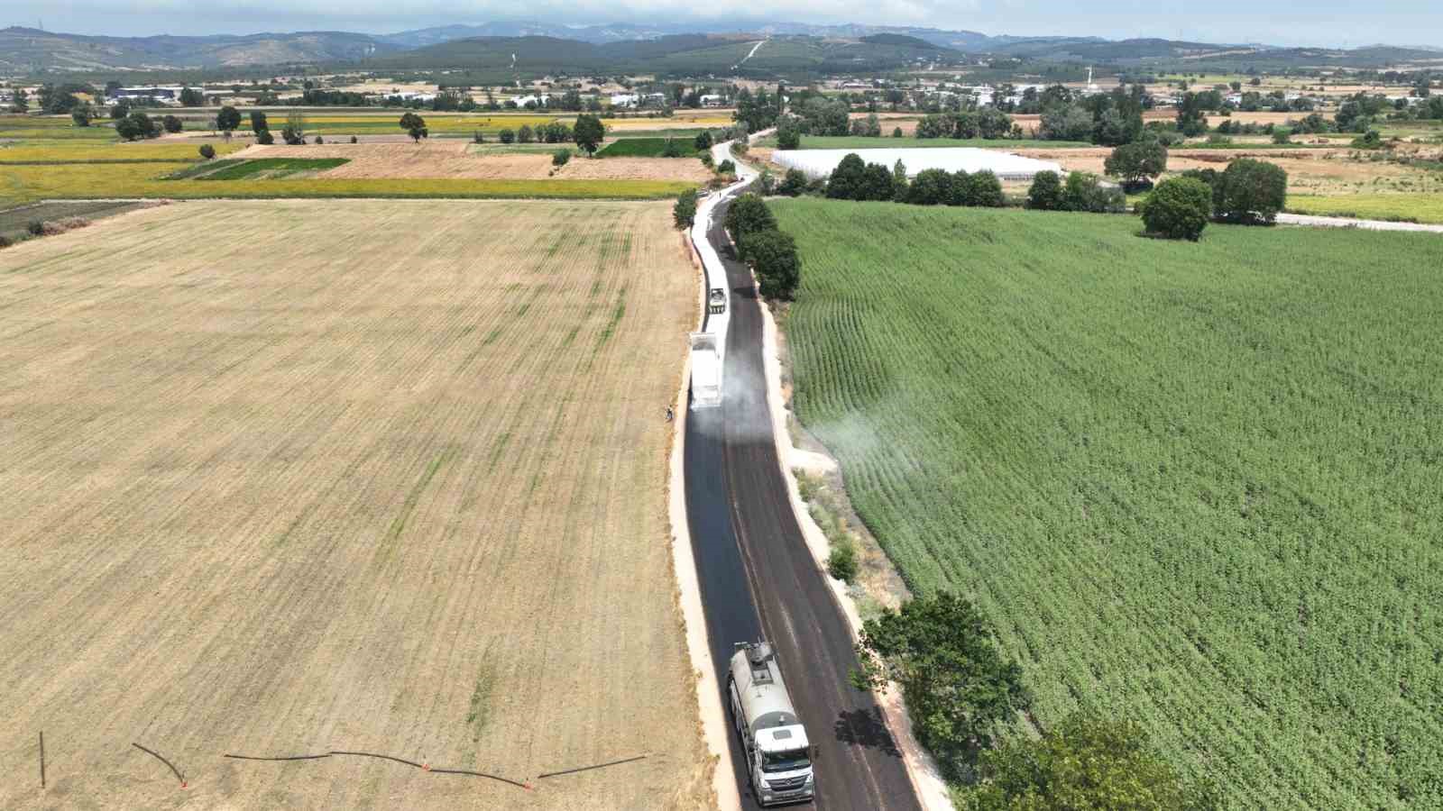 Büyükşehir, Nilüer’de yolları yeniliyor 6 buyuksehir niluerde yollari yeniliyor 2 O5JdYt81