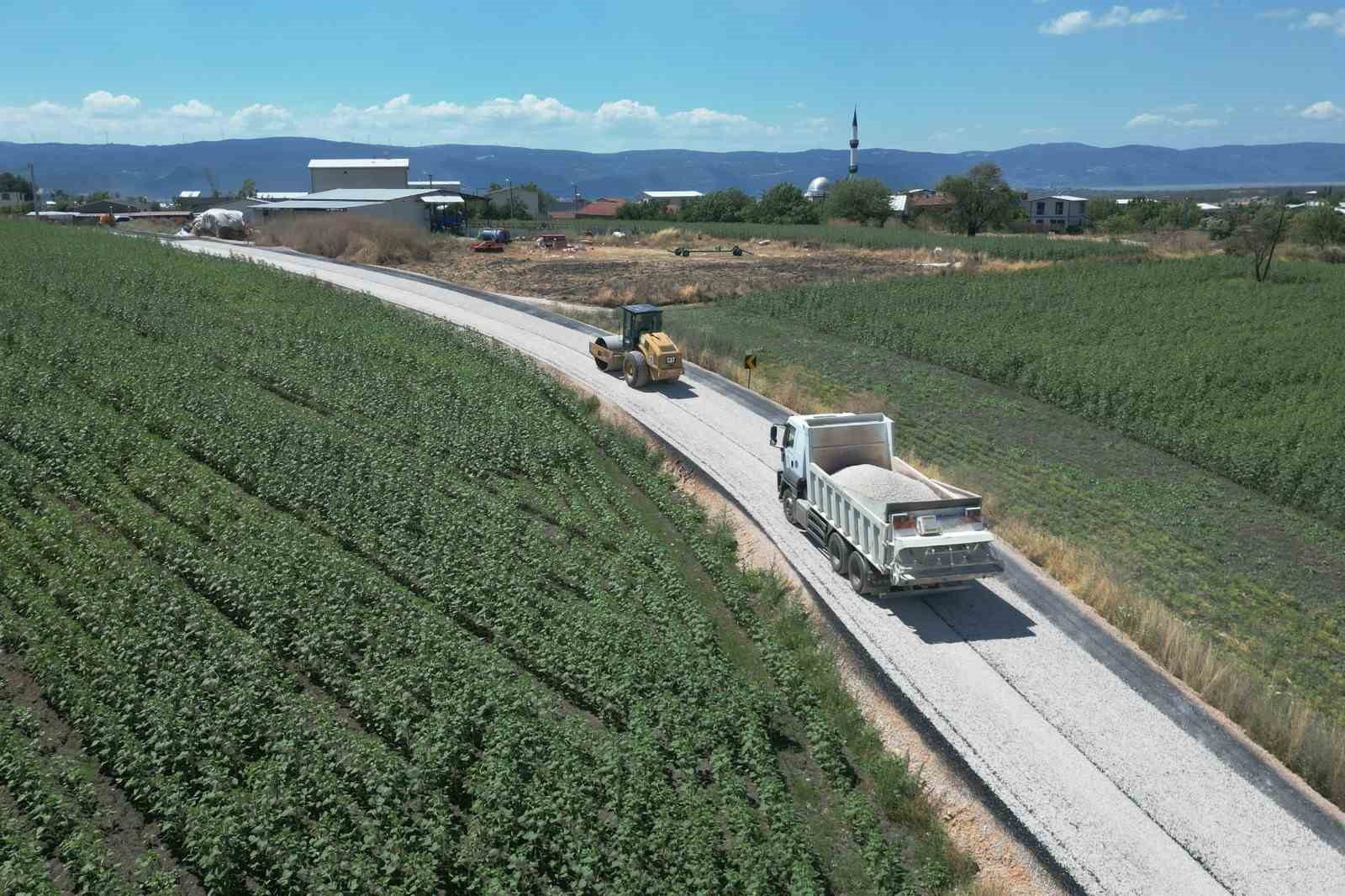 Büyükşehir Nilüfer’de yolları yeniliyor 6 buyuksehir niluferde yollari yeniliyor 2 wY3sm3j7