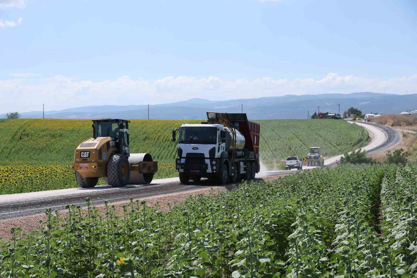 Büyükşehir Nilüfer’de yolları yeniliyor 8 buyuksehir niluferde yollari yeniliyor 4 hRsru6mI