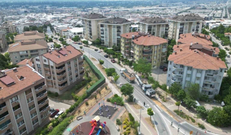 buyuksehir-ucevler-mahallesinde-asfalt-yeniliyor-TZ2MSvPp.jpg