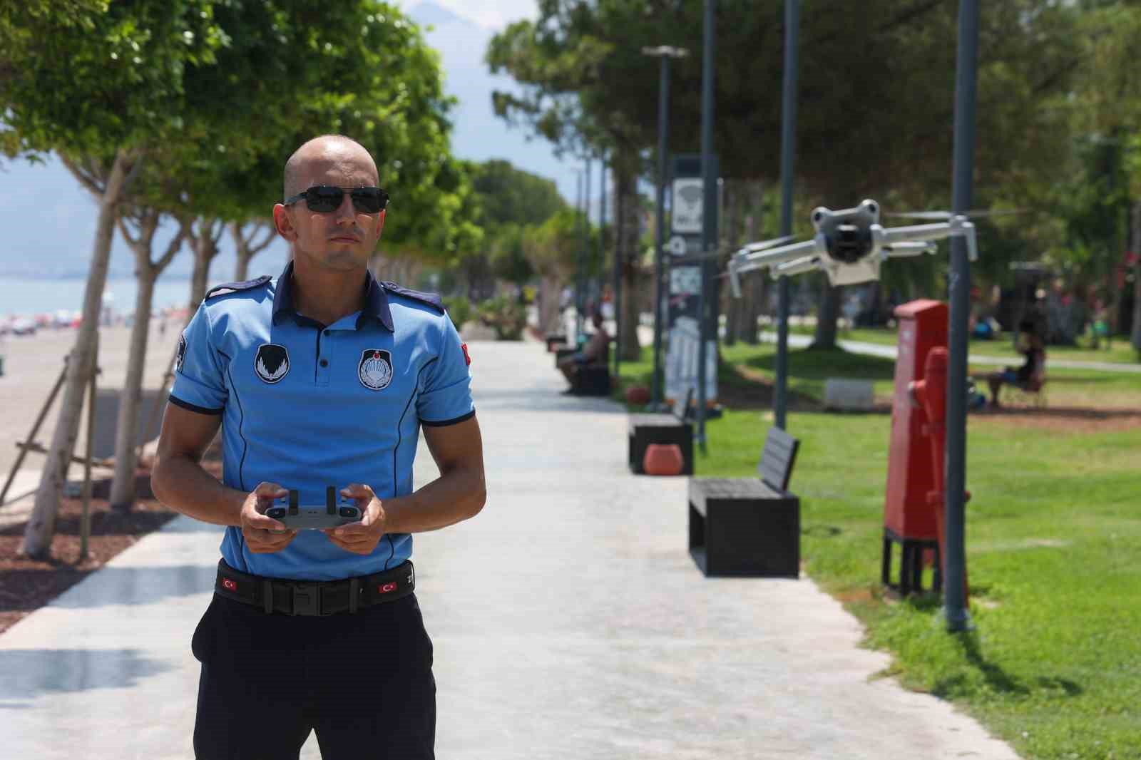 Büyükşehir zabıtası Konyaaltı Sahili’nde dron desteğiyle denetimlerini sürdürüyor 4 buyuksehir zabitasi konyaalti sahilinde dron destegiyle denetimlerini surduruyor 0 Ji68Nc2J