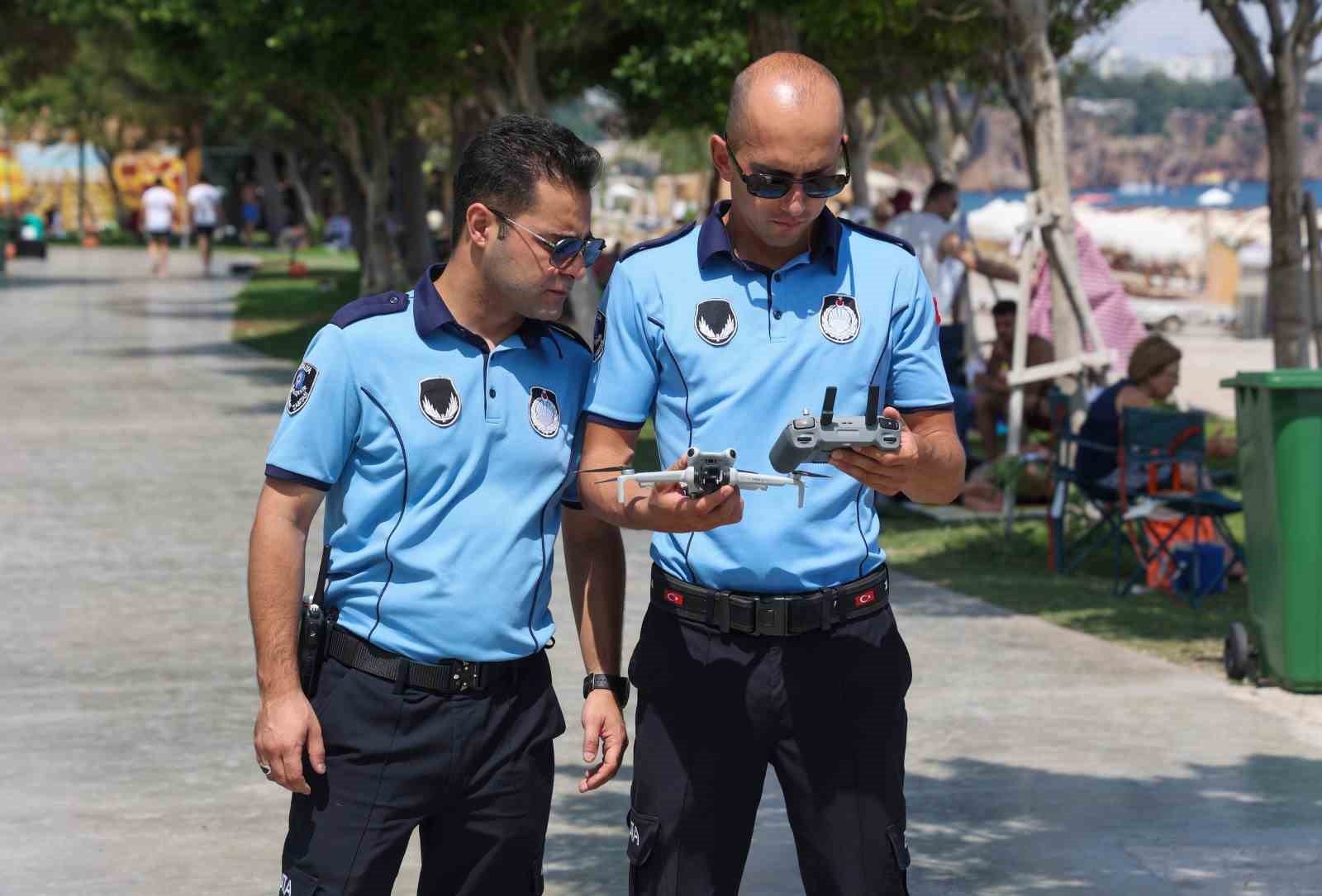 Büyükşehir zabıtası Konyaaltı Sahili’nde dron desteğiyle denetimlerini sürdürüyor 7 buyuksehir zabitasi konyaalti sahilinde dron destegiyle denetimlerini surduruyor 3 AQdCHFzi