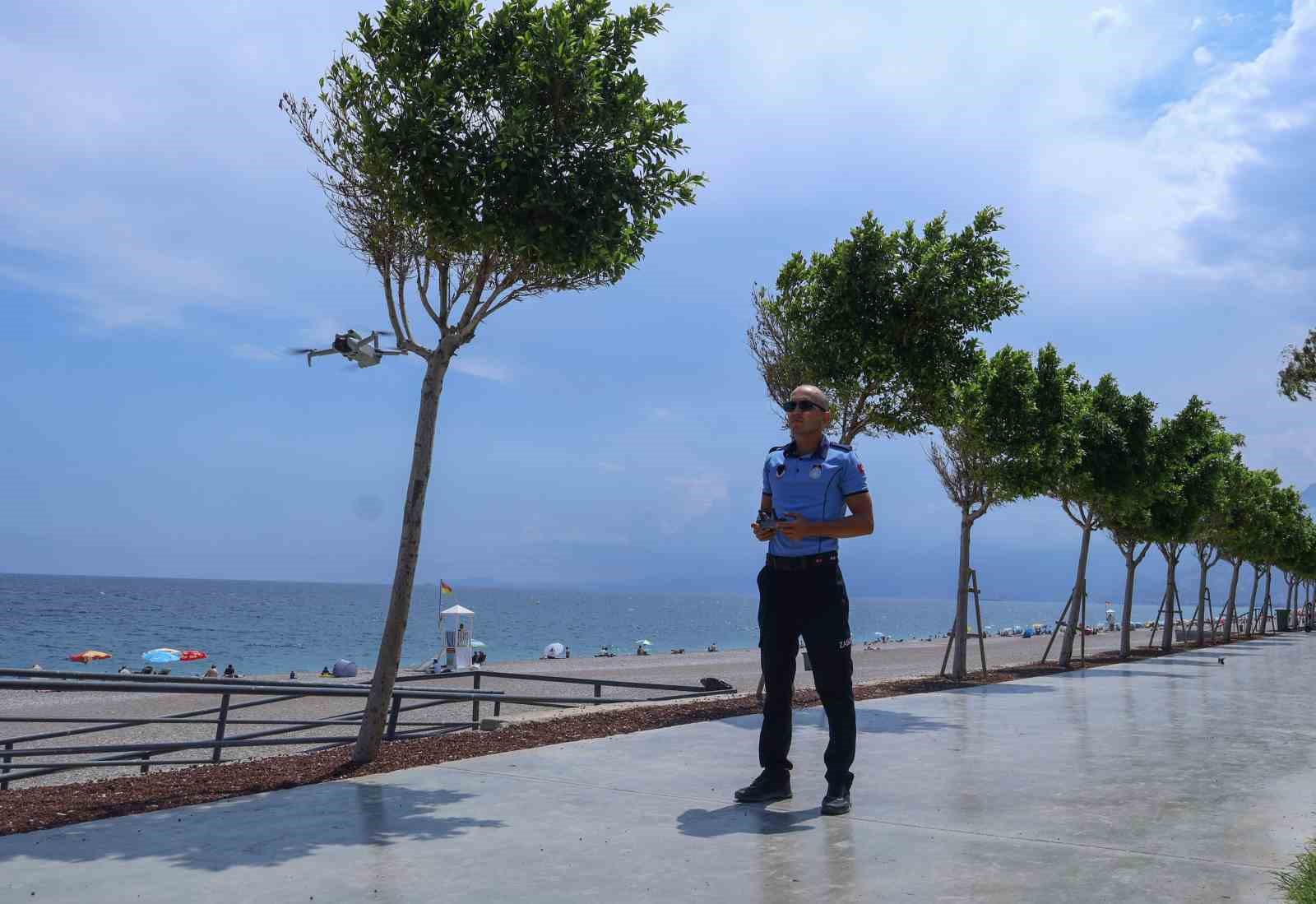 Büyükşehir zabıtası Konyaaltı Sahili’nde dron desteğiyle denetimlerini sürdürüyor 9 buyuksehir zabitasi konyaalti sahilinde dron destegiyle denetimlerini surduruyor 5 h6ugClFF