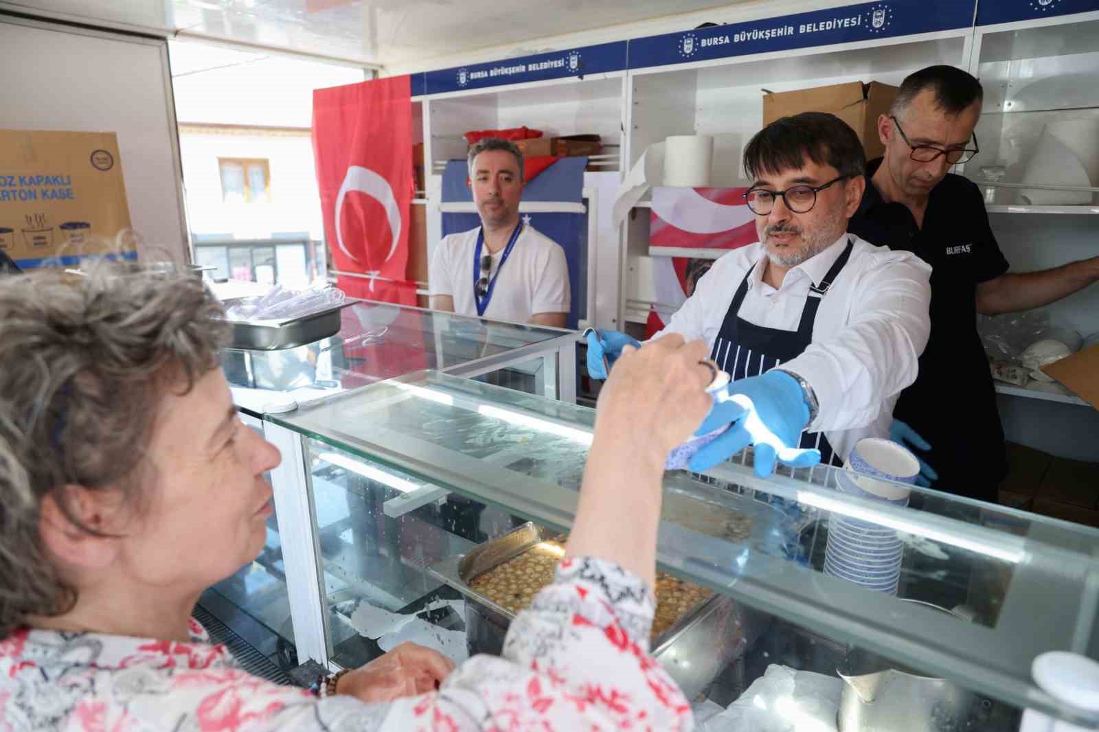buyuksehirden 17 ilcede 28 farkli noktada asure ikrami 4 hQldB1tq