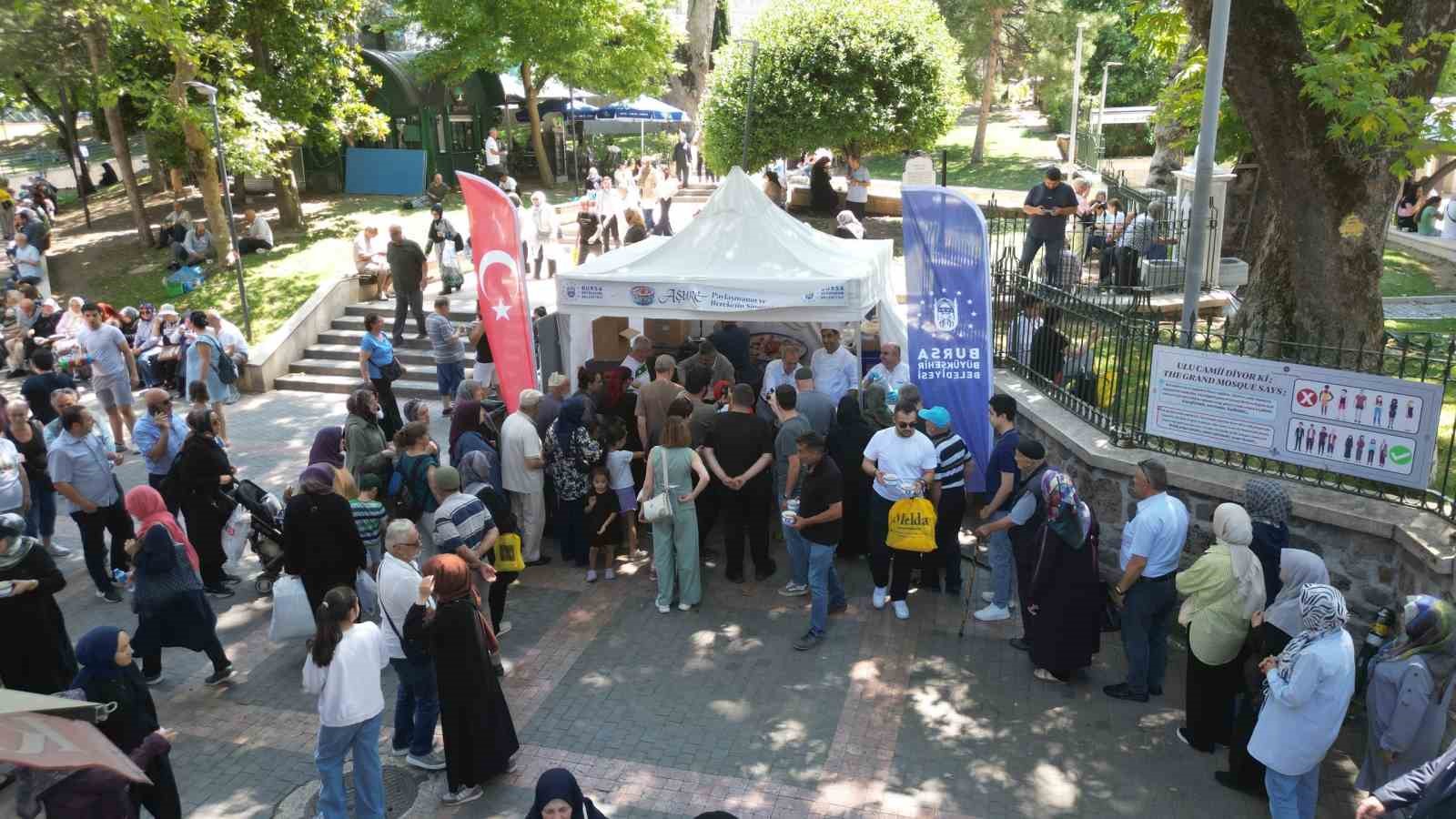 buyuksehirden 17 ilcede 28 farkli noktada asure ikrami 6 QrtqFWQa