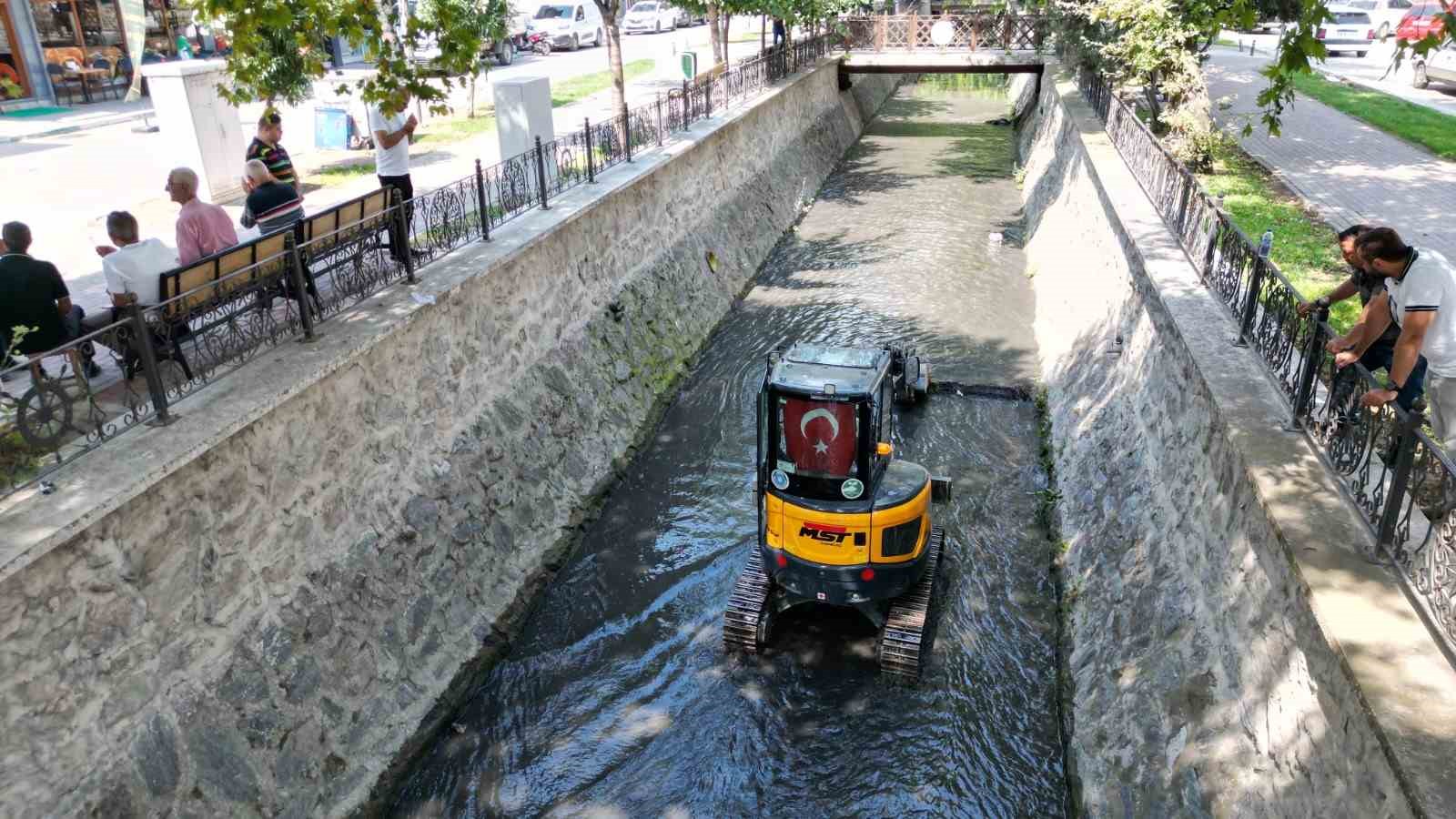 buyuksehirden derelerde temizlik seferberligi 3 fAmNbZQs
