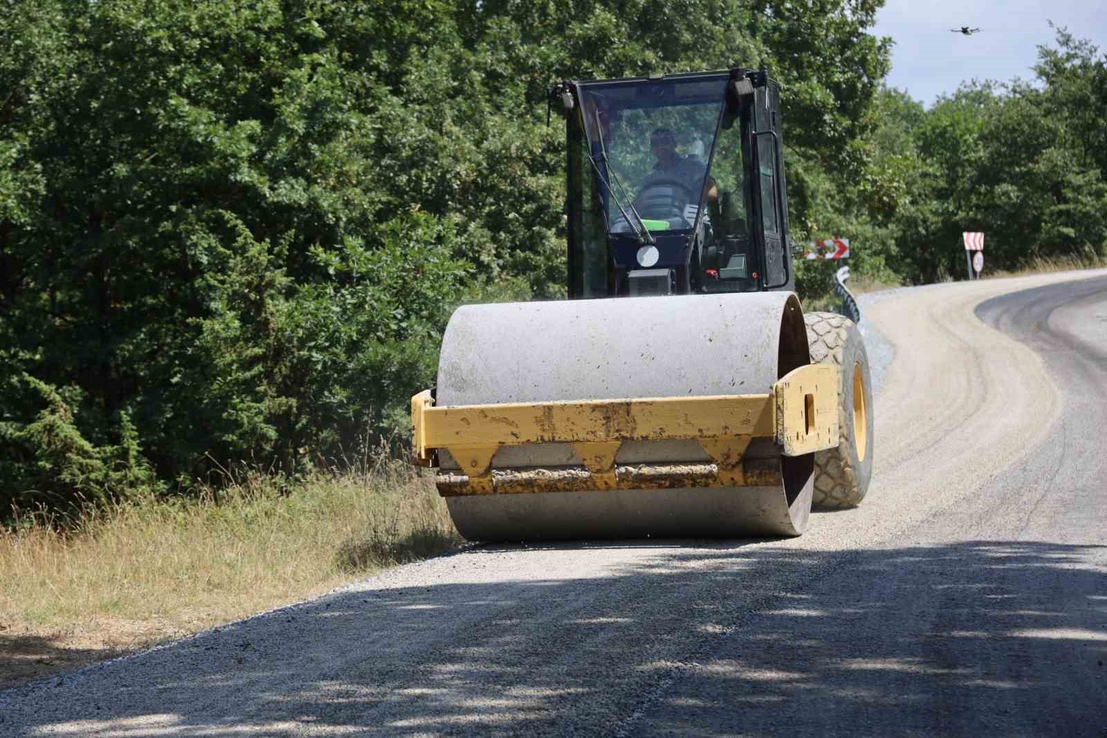 Büyükşehir’den İznik’te yollara konfor ayarı 7 buyuksehirden iznikte yollara konfor ayari 3 T6kdFXVd