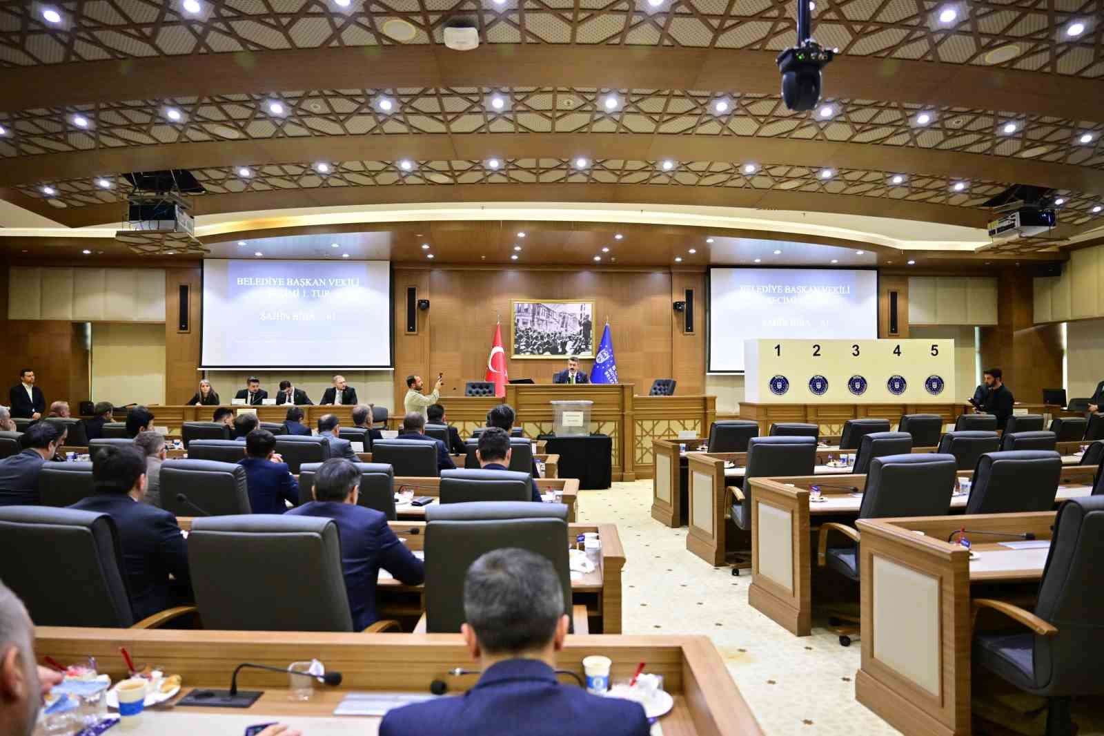 buyuksehirin baskanvekili 61 oyla sahin biba oldu 2 lFXfiIdZ
