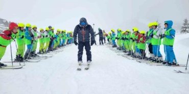 buyuksehirle-ogrencilerin-kayak-keyfi-8nsYnhgZ.jpg
