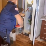buzdolabinin-icerisine-giren-yilani-itfaiye-ekipleri-cikardi-ZGakBI4G.jpg
