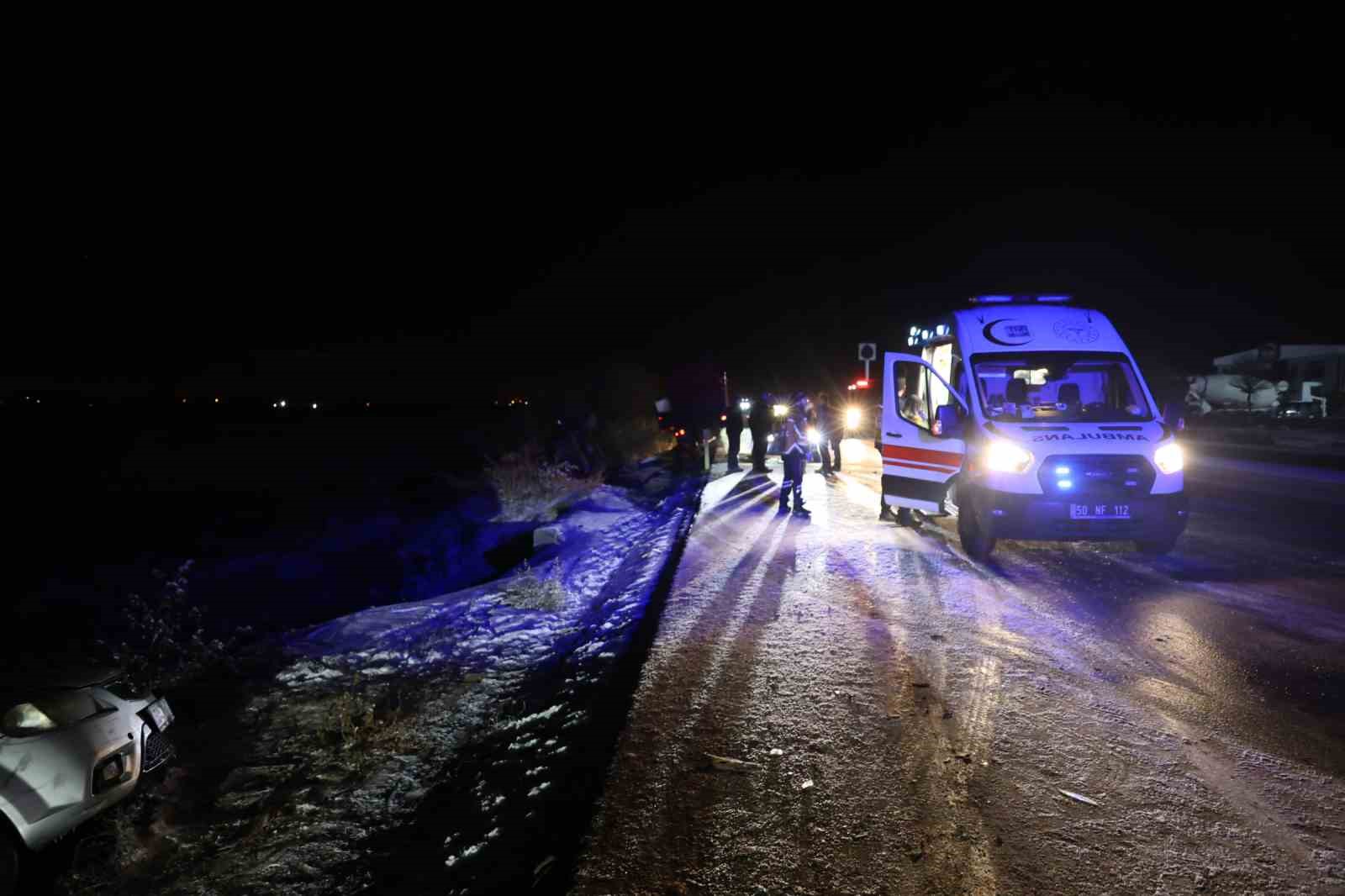 buzlanma kazalari da beraberinde getirdi 6 kazada 12 kisi yaralandi 0 D75U3ejR