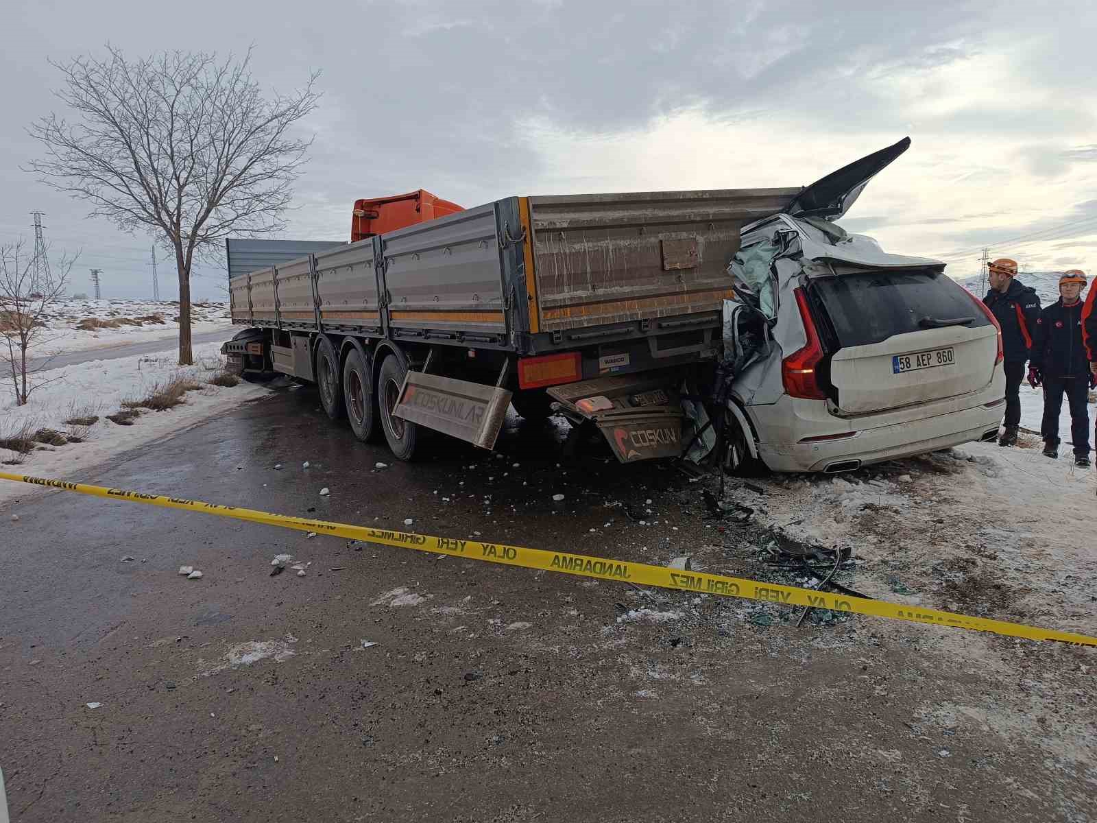 Buzlanma kazaya neden oldu, Sivaslı iş adamı kazada öldü 4 buzlanma kazaya neden oldu sivasli is adami kazada oldu 0