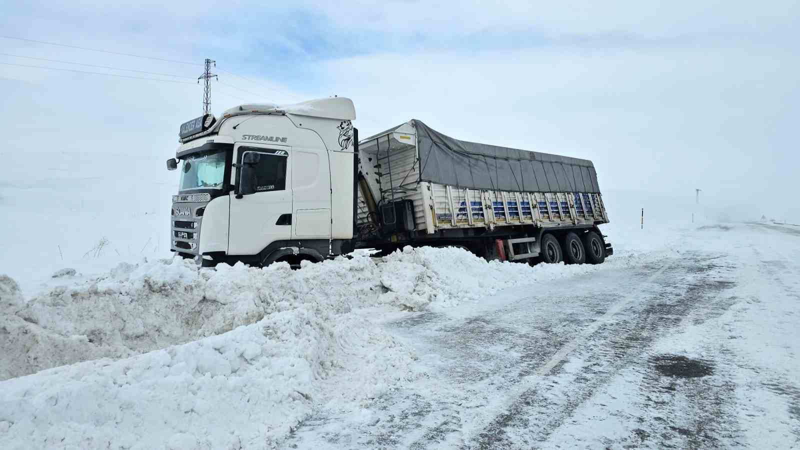 buzlanma ve firtina kazalari beraberinde getirdi 2