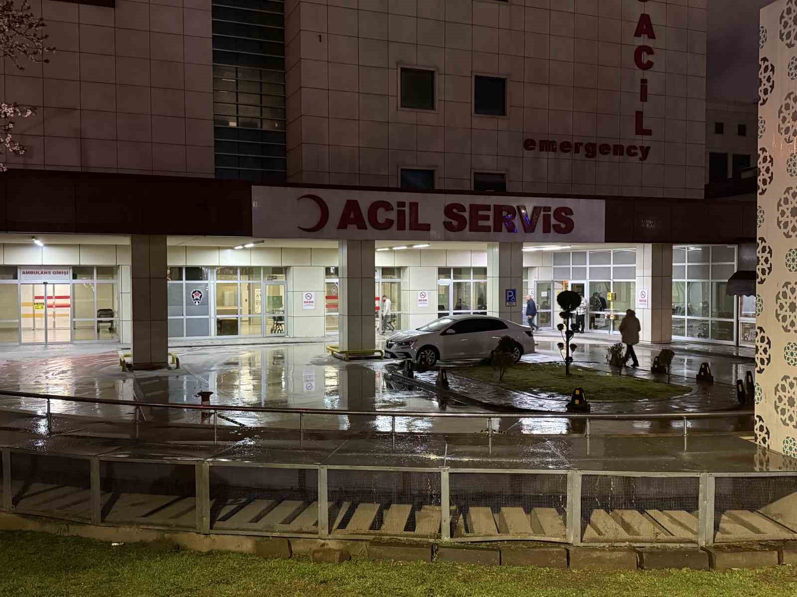 cadde ortasinda dehset anlari tekme ve yumruklara feci sekilde darbedildi 1 FGfS6j6N