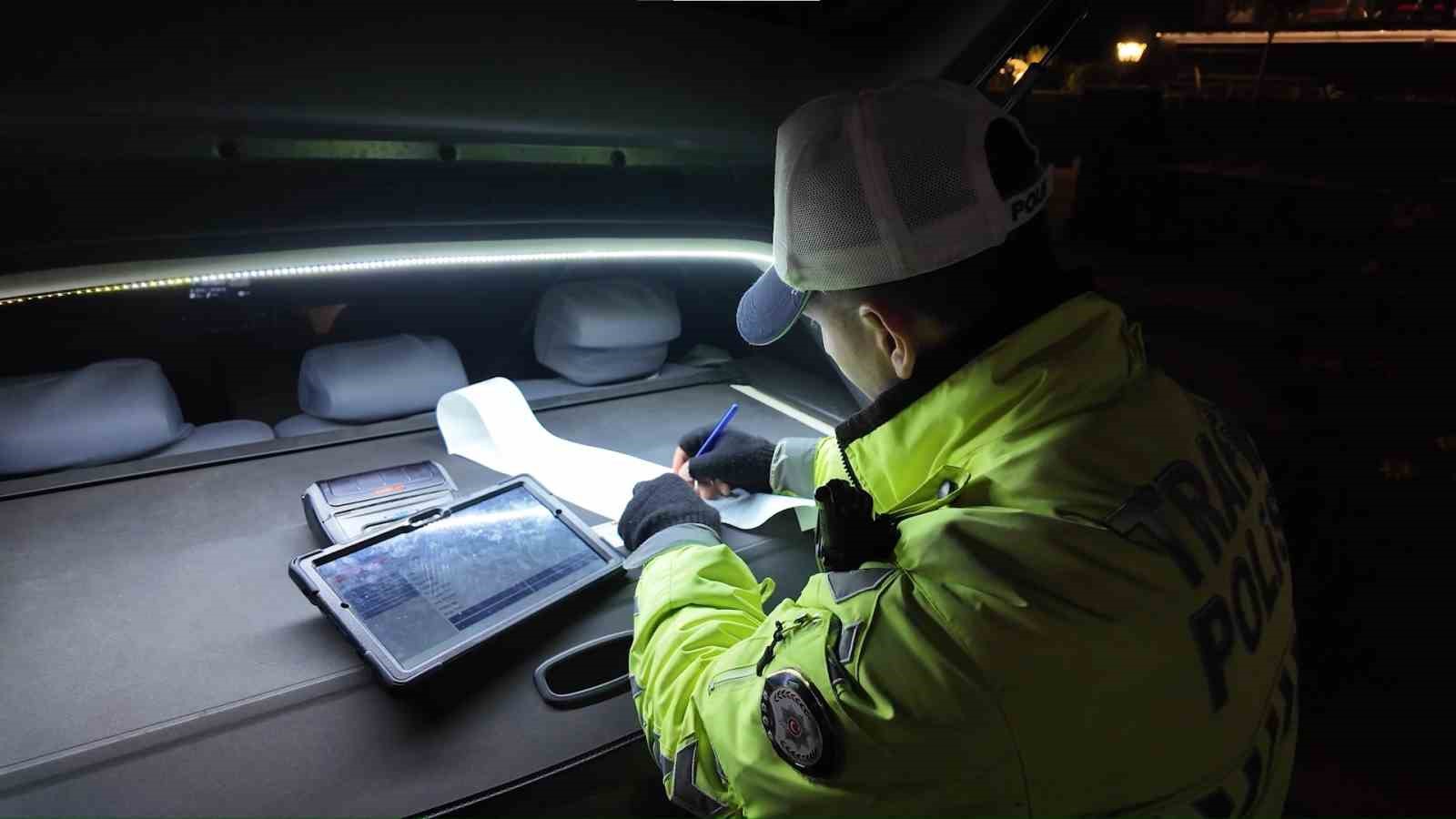 Caddebostan’da trafik magandalarına 259 bin lira ceza 4 caddebostanda trafik magandalarina 259 bin lira ceza 0 qCpbfOTV