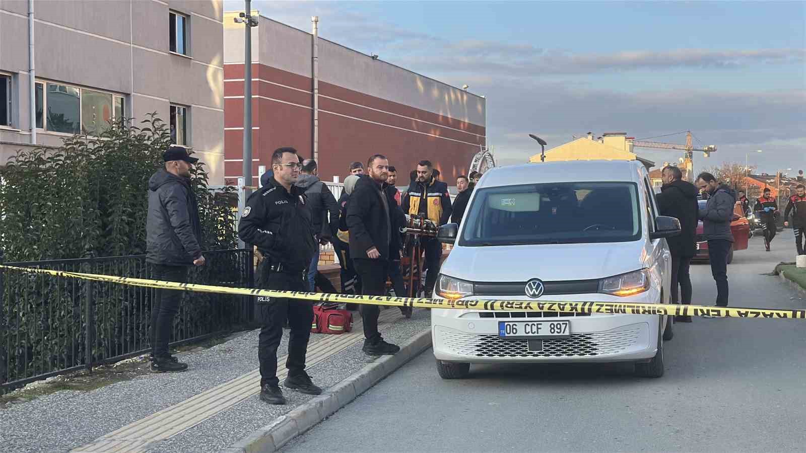 Caddede kovaladığı şahsı tüfekle vurdu 7 caddede kovaladigi sahsi tufekle vurdu 3 rV3dmuVC