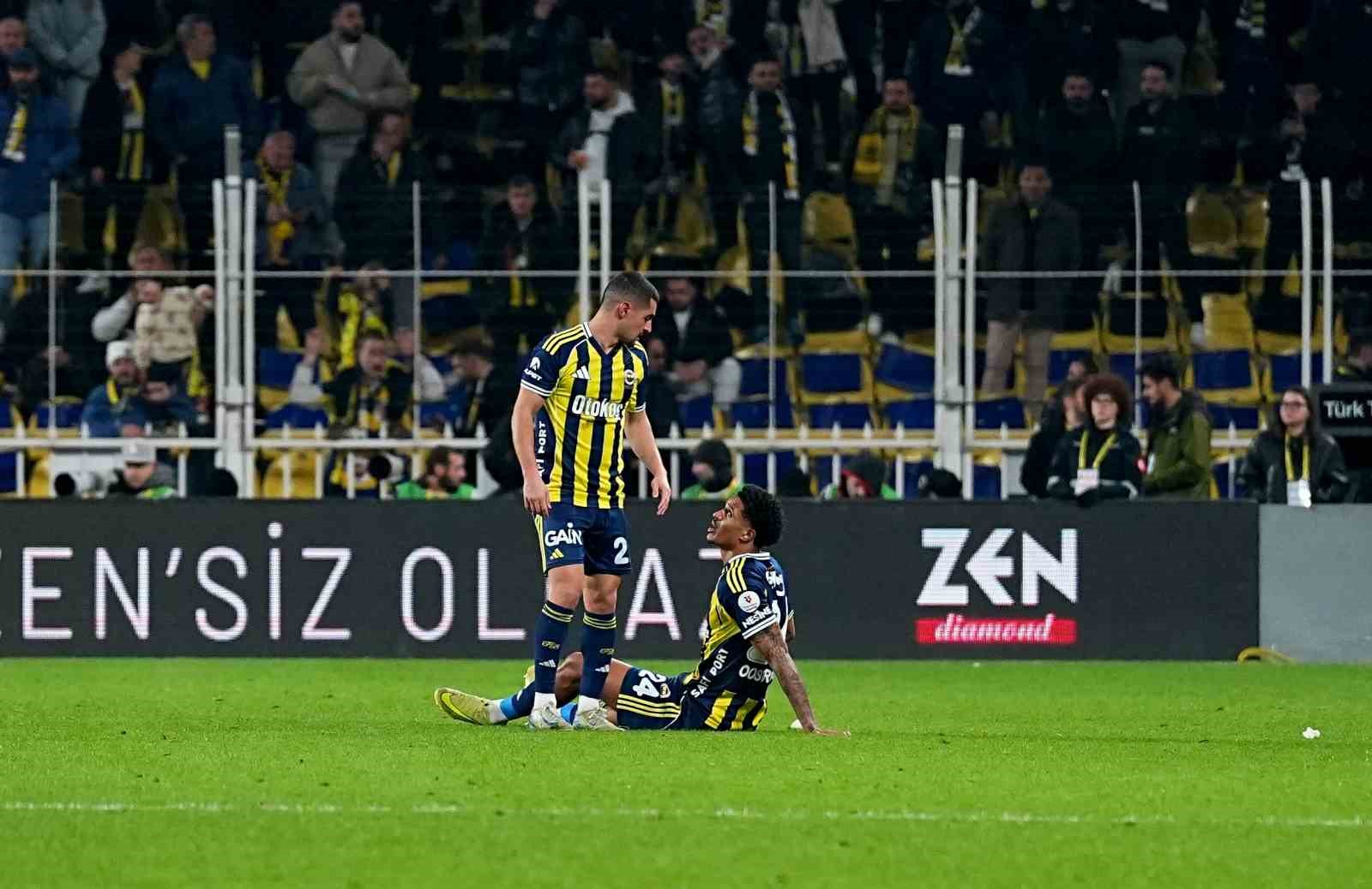 caglar soyuncu ve oosterwolde kasimpasa macinin ilk yarisinda sakatlanarak cikti 1 N7tEHHqP
