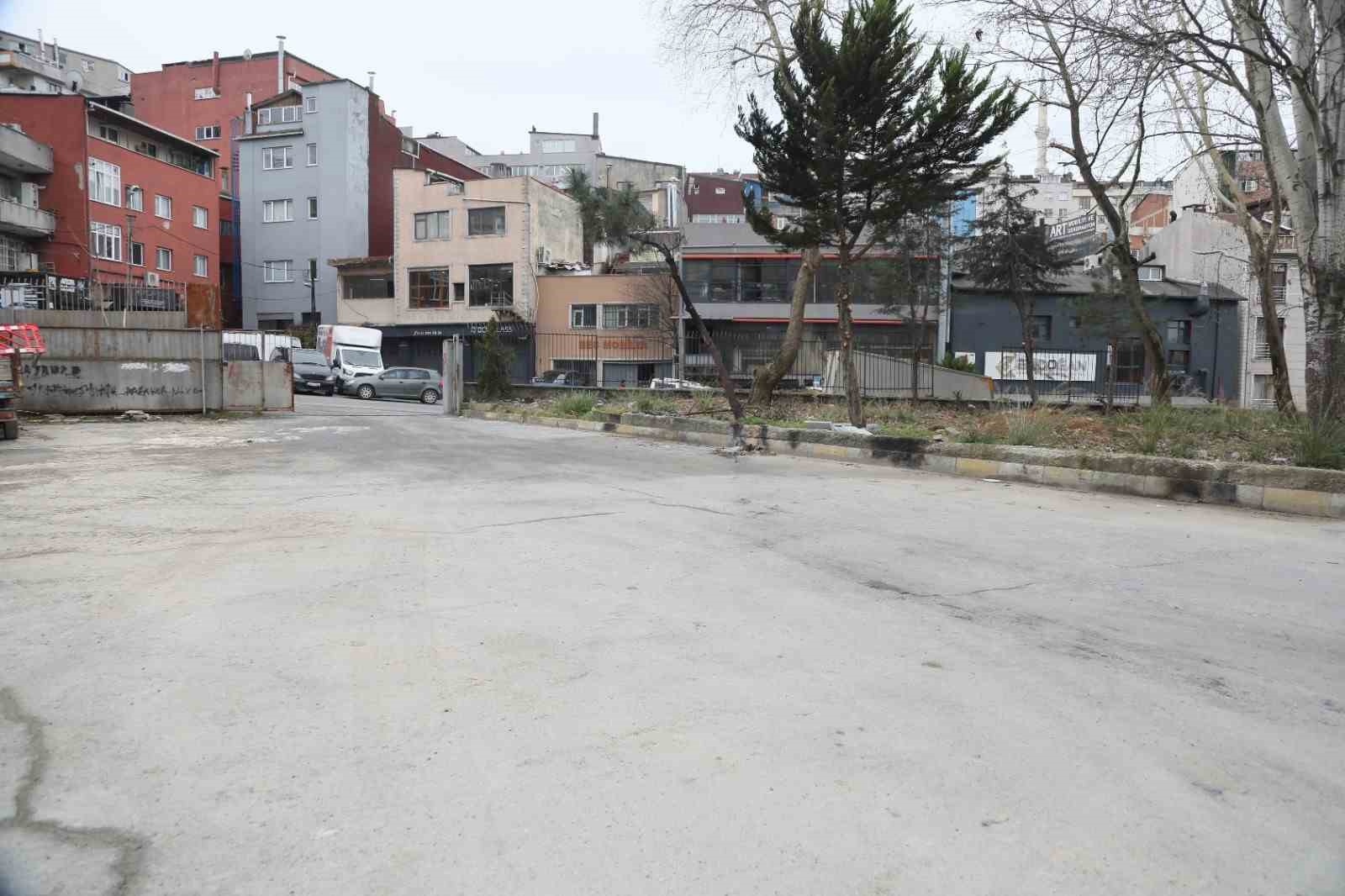 caglayan mahallesine yaklasik 100 araclik acik otopark 0 tOOiFu9r