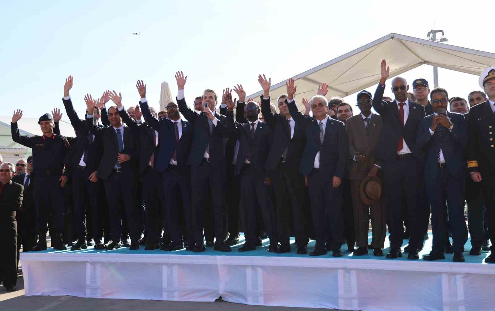 cagri bey sondaj gemisi bakan bayraktarin katildigi torenle somaliye ugurlandi 1 myJCZFif