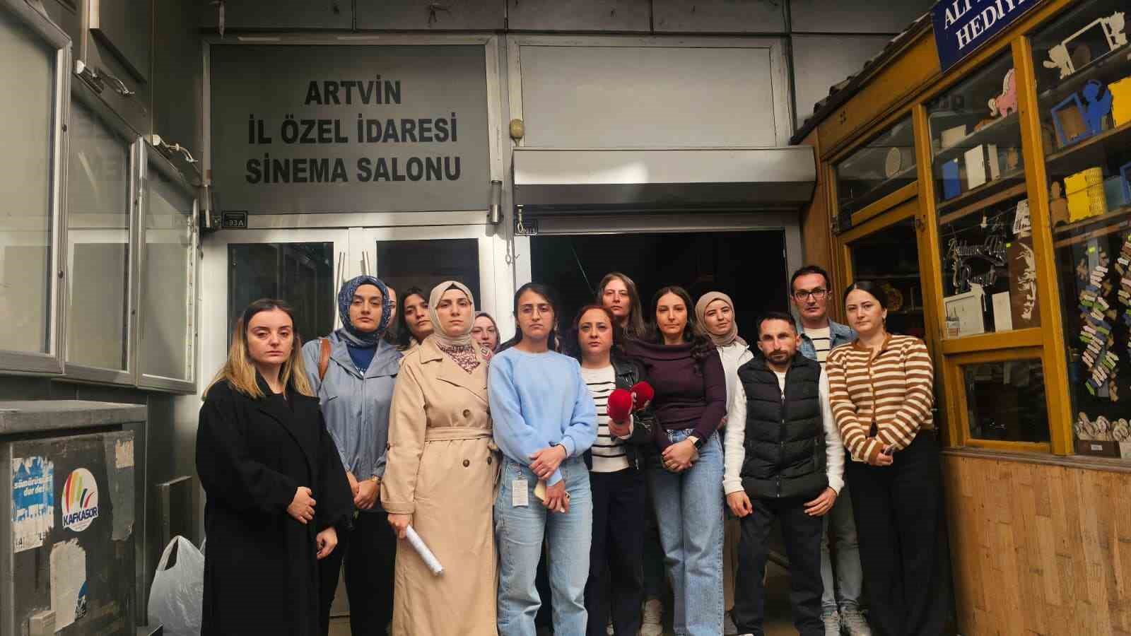 cagri merkezi calisanlarindan gorev yeri degisikligine tepki 0 EbkdkwYI