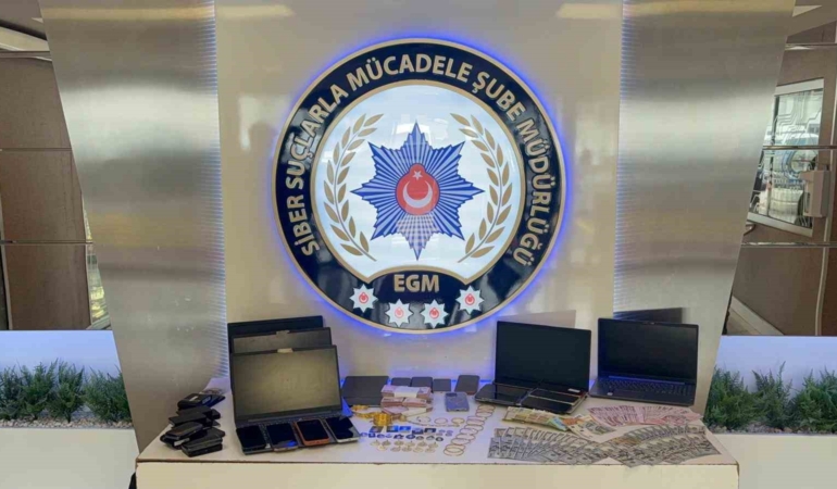 cagri-merkezi-dolandiricilari-vatandasin-kisisel-verilerini-panel-adi-verilen-platformlardan-ele-gecirmis-rwWjDvxn.jpg