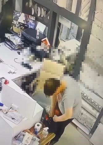 Çaldığı çantayla kaçan zanlı kısa sürede yakalandı 4 caldigi cantayla kacan zanli kisa surede yakalandi 0 vDvnmXZg