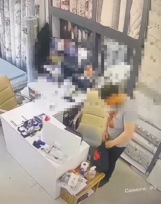 Çaldığı çantayla kaçan zanlı kısa sürede yakalandı 5 caldigi cantayla kacan zanli kisa surede yakalandi 1 8XecLzqk