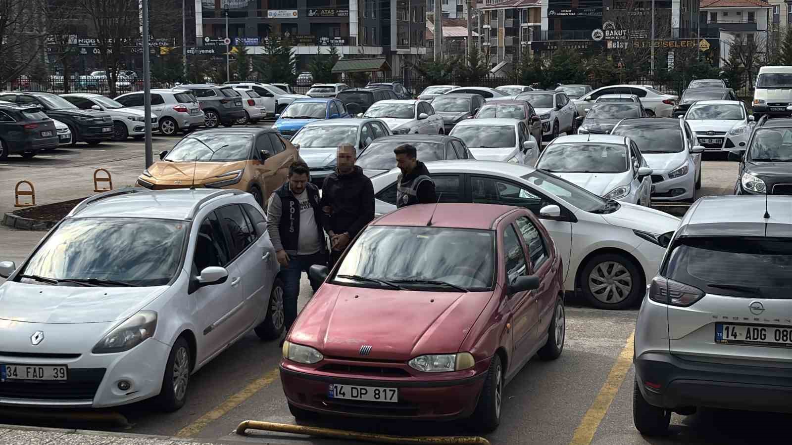 caldigi kamyonla eski sevgilisinin evine gitti camdan girdigi evden laptop caldi 1 VYhUjk21