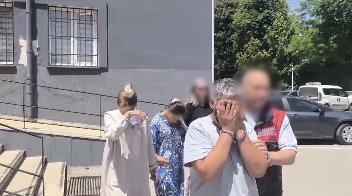 Çaldıkları çelik kasayla yakalandılar: 1.8 milyonluk ziynet sahibine teslim edildi 4 caldiklari celik kasayla yakalandilar 18 milyonluk ziynet sahibine teslim edildi 0 asfLWrnL