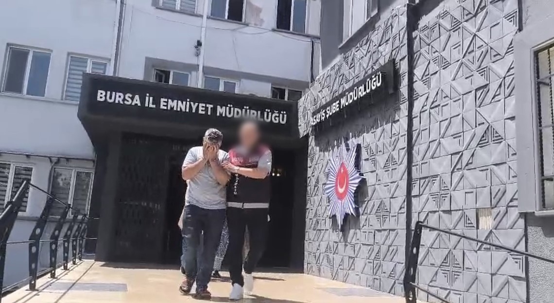 Çaldıkları çelik kasayla yakalandılar: 1.8 milyonluk ziynet sahibine teslim edildi 5 caldiklari celik kasayla yakalandilar 18 milyonluk ziynet sahibine teslim edildi 1 aelSwSMD