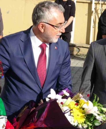 calisma-bakani-isikhan-ardahanda-EeYZ9fAW.jpg