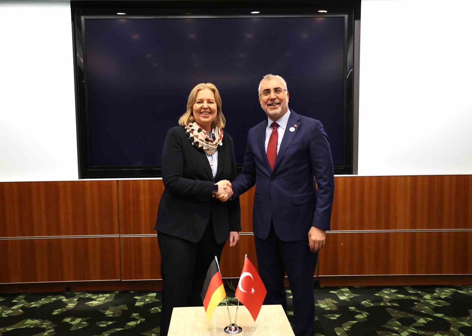 calisma ve sosyal guvenlik bakani isikhan alman mevkidasi bas ile gorustu 3 fGcqTy5d