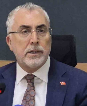 calisma-ve-sosyal-guvenlik-bakani-vedat-isikhan-turkiye-artik-gelismelerin-seyrine-yon-veren-bir-bqi54UYv.jpg