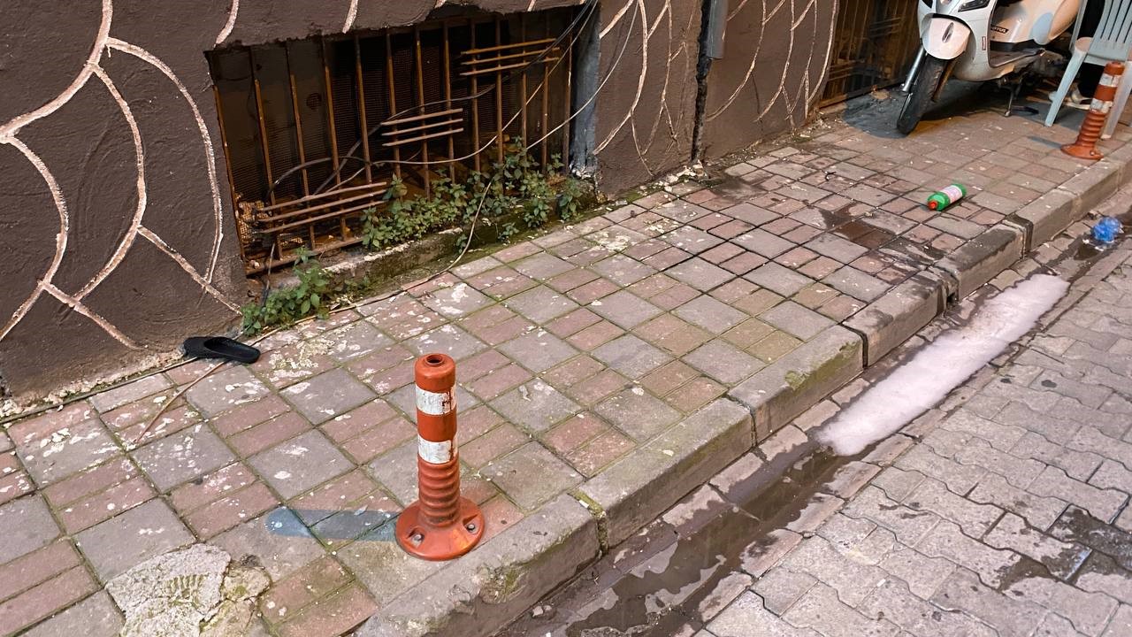 Cam silerken 5. kattan düşerek ağır yaralandı 7 cam silerken 5 kattan duserek agir yaralandi 3 NJ5vYQ6N