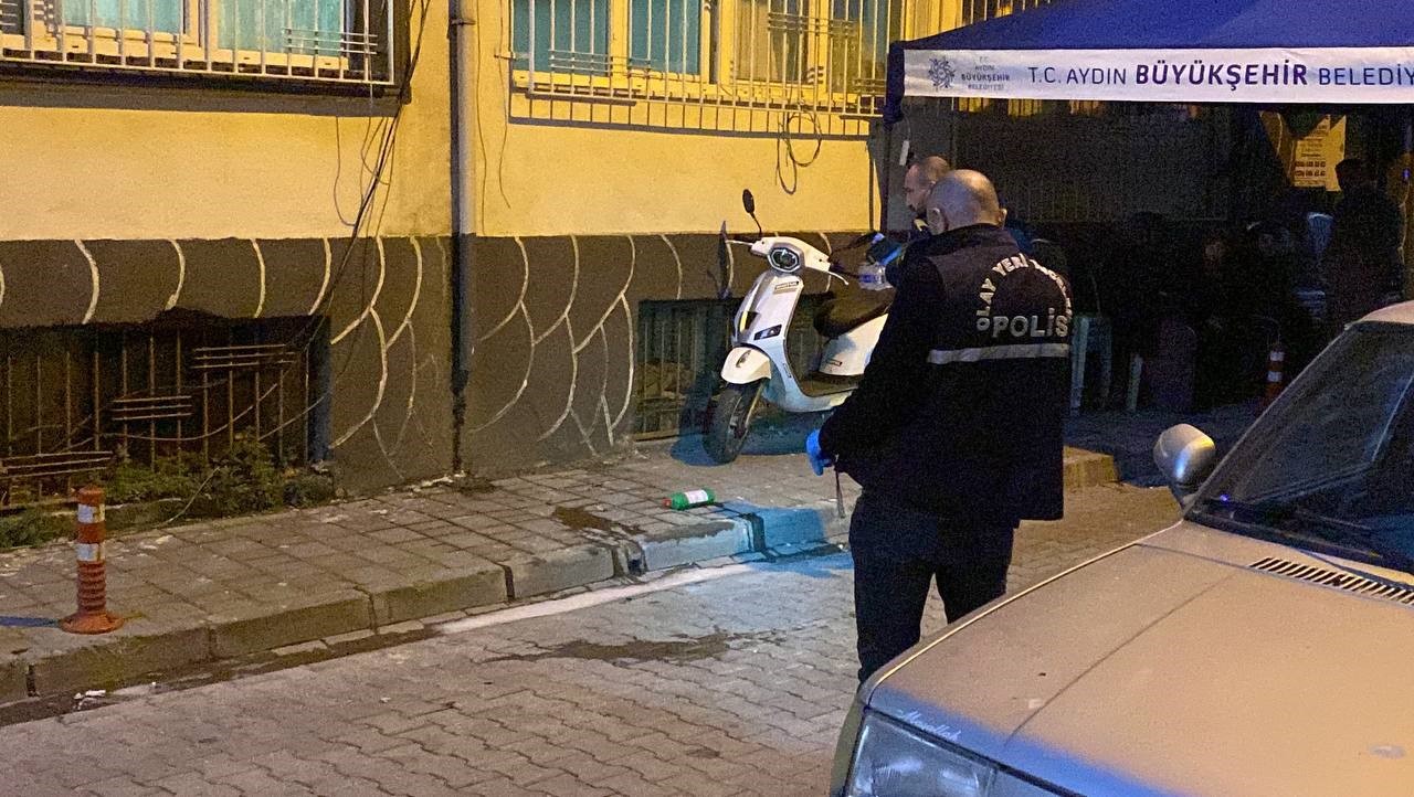 Cam silerken 5. kattan düşerek ağır yaralandı 9 cam silerken 5 kattan duserek agir yaralandi 5 ZFtMZnBg