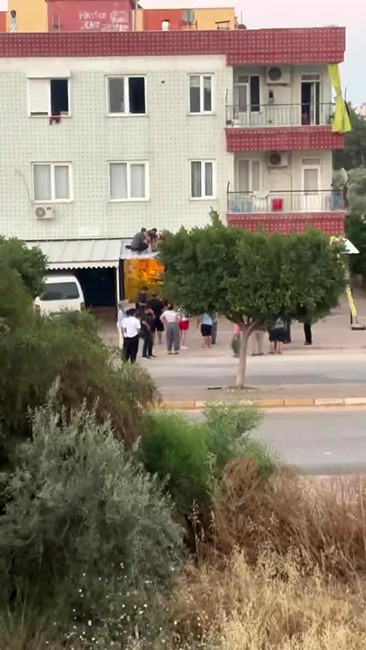 cam silerken metrelerce yukseklikten dusen genc kiz yaralandi 2 AKmb83c5