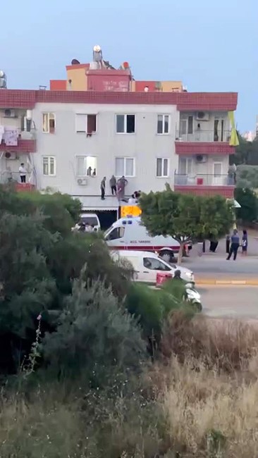 cam silerken metrelerce yukseklikten dusen genc kiz yaralandi 4