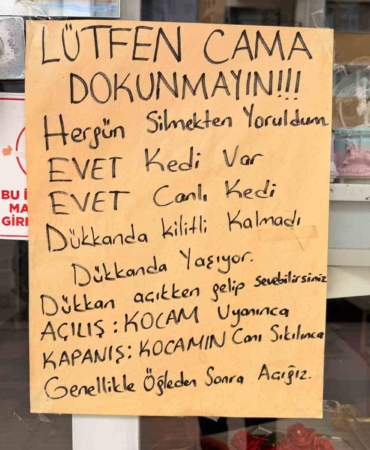 cam-silmekten-yorulan-kadindan-hem-gulduren-hem-dusunduren-bilgilendirme-iqmxqFi6.jpg