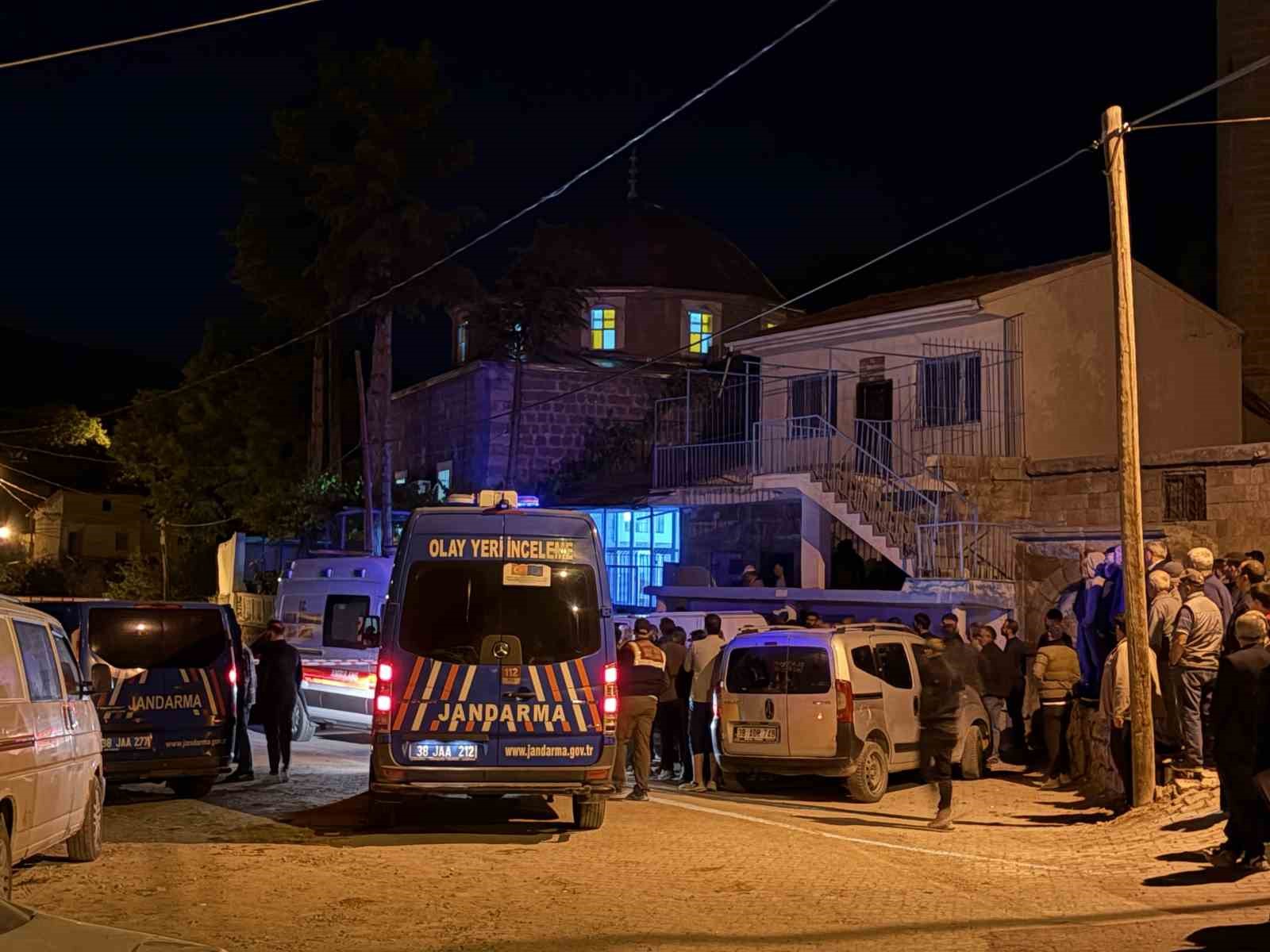 camide 2 kisiyi bicakla olduren saldirganin asil hedefi imammis 0 ngiftHMp