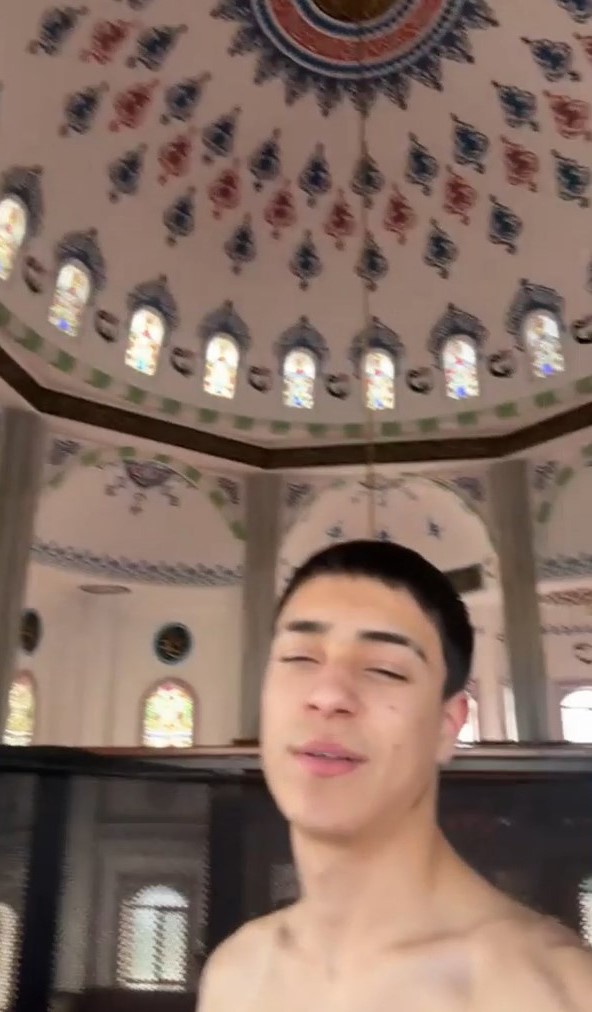 camide ciplak video ceken tiktok ureticisi adliyeye sevk edildi 2 7Fi4twuq