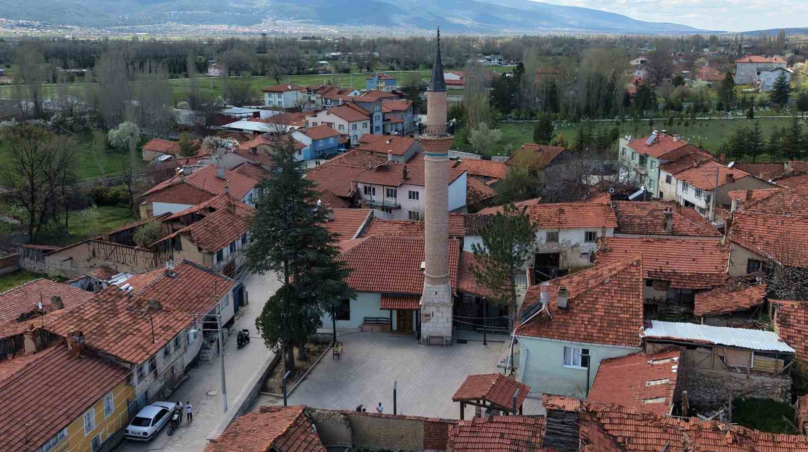caminin duvar boslugundaki sir yuzyillar sonra ortaya cikti 0 AhMjVOKp