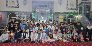 camiye-gelen-cocuklar-cifte-bayram-yapti-WGPp8UkL.jpg